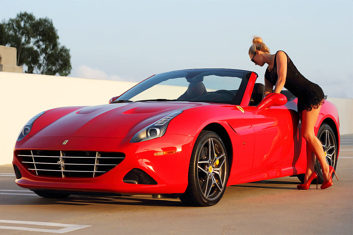 Người đẹp và Xe