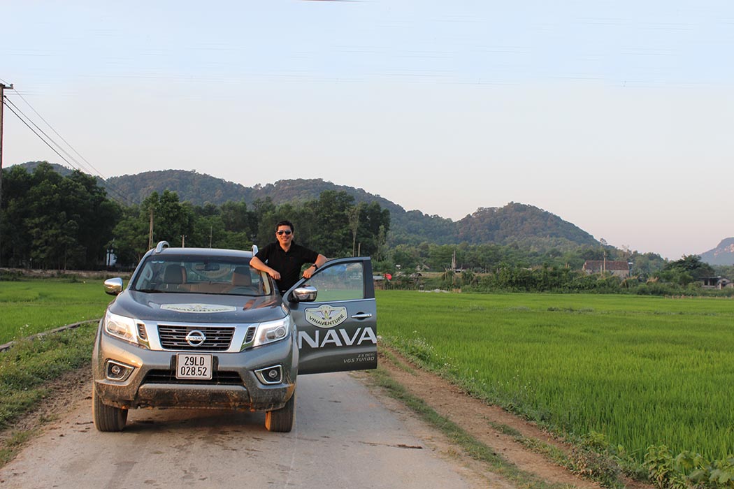 Nissan NP300 Navara hành trình 2,000 km sag Lào