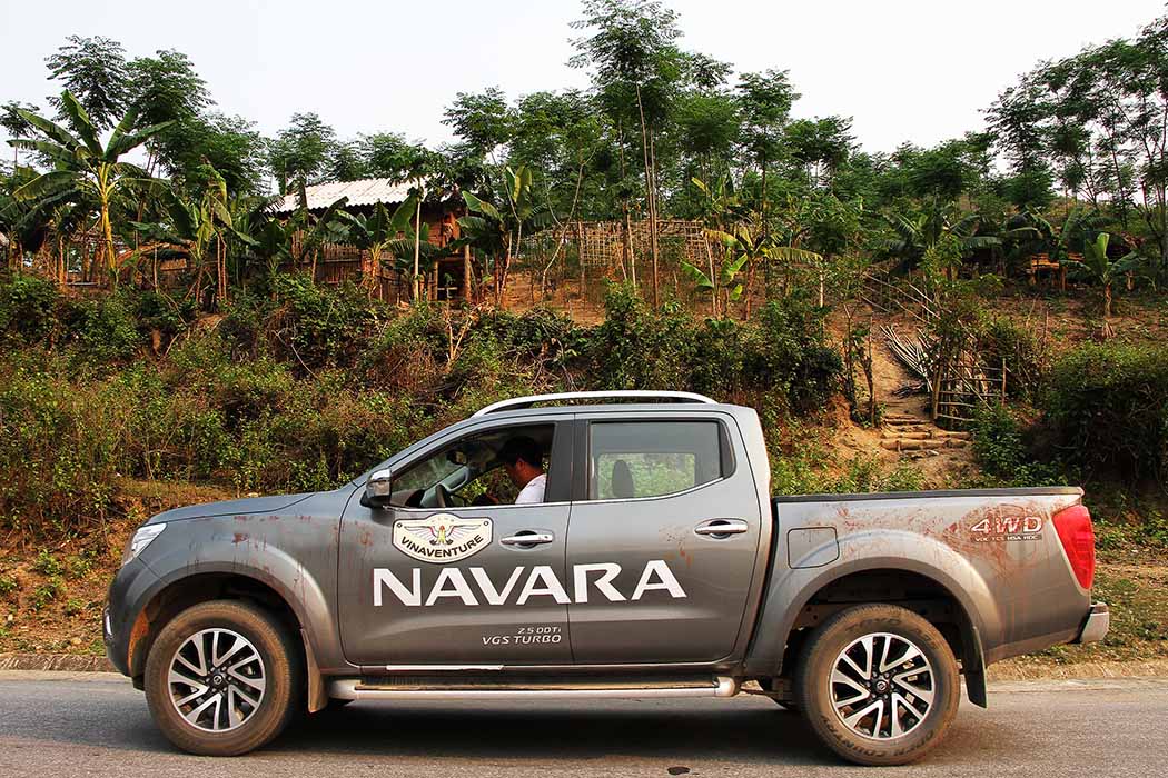 Nissan NP300 Navara hành trình 2,000 km sag Lào