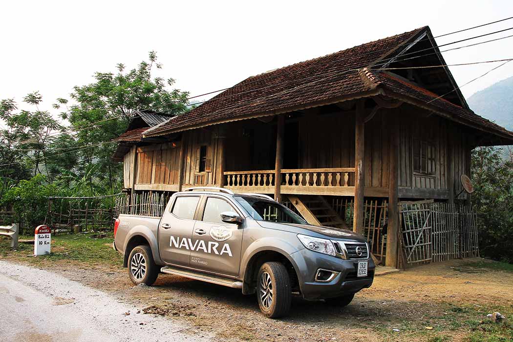 Nissan NP300 Navara hành trình 2,000 km sag Lào