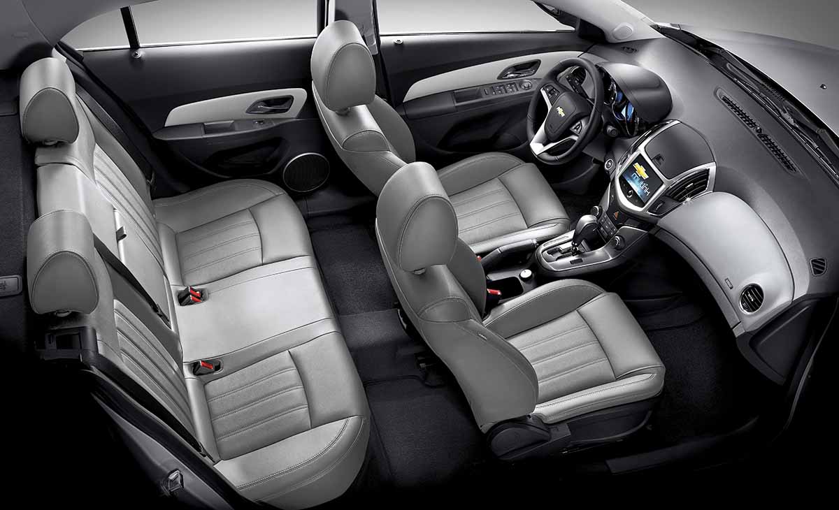 Chevrolet Cruze mới có giá 572 triệu ngang Vios