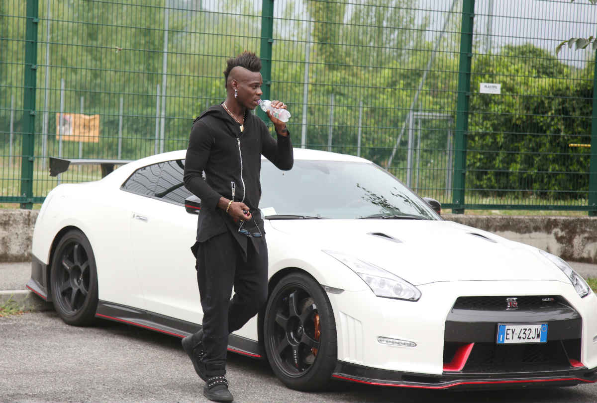 mario-balotelli-nissan-gt-r-autovina
