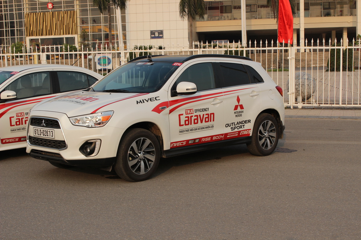 Mitsubishi Caravan Xuyên Việt 2015 tiết kiệm nhiên liệu