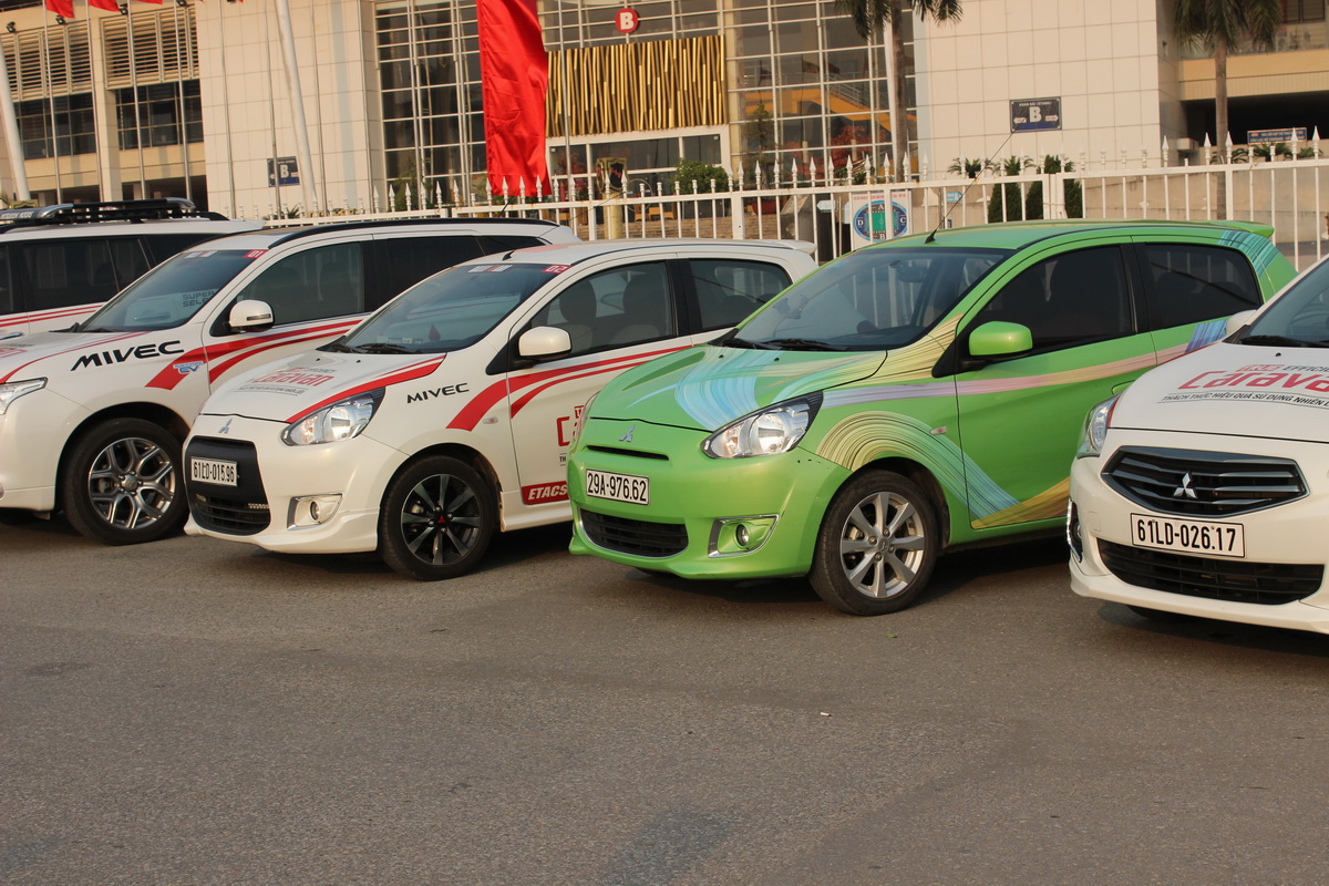 Mitsubishi Caravan Xuyên Việt 2015 tiết kiệm nhiên liệu