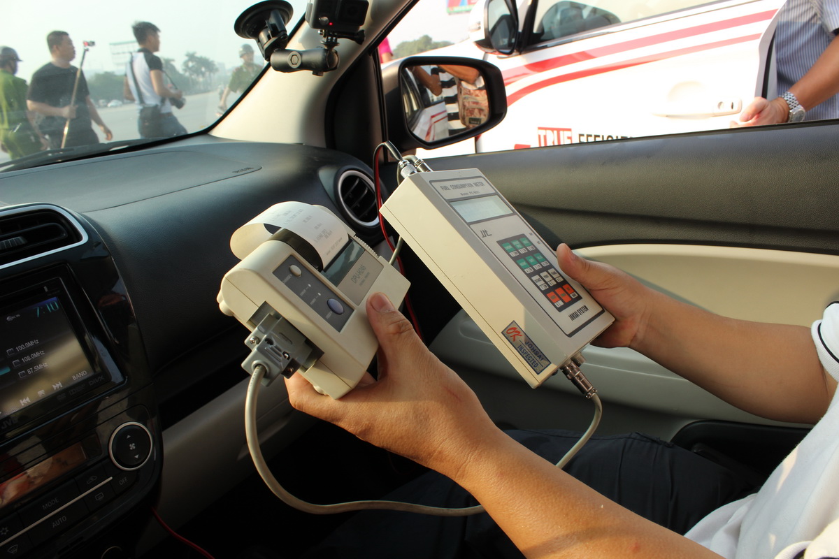 Mitsubishi Caravan Xuyên Việt 2015 tiết kiệm nhiên liệu