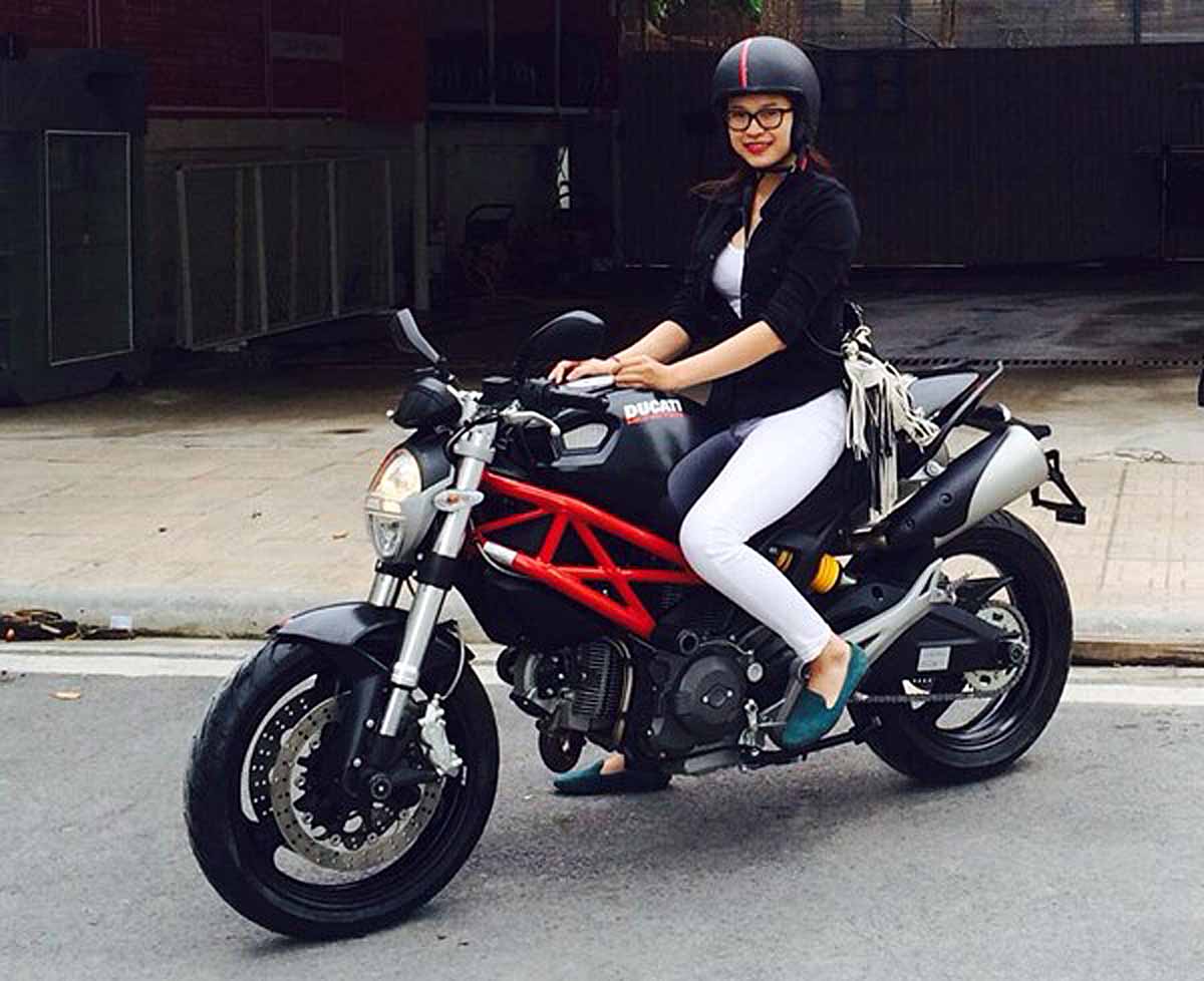 hot-girl-viet-yeu-xe-motor-autovina