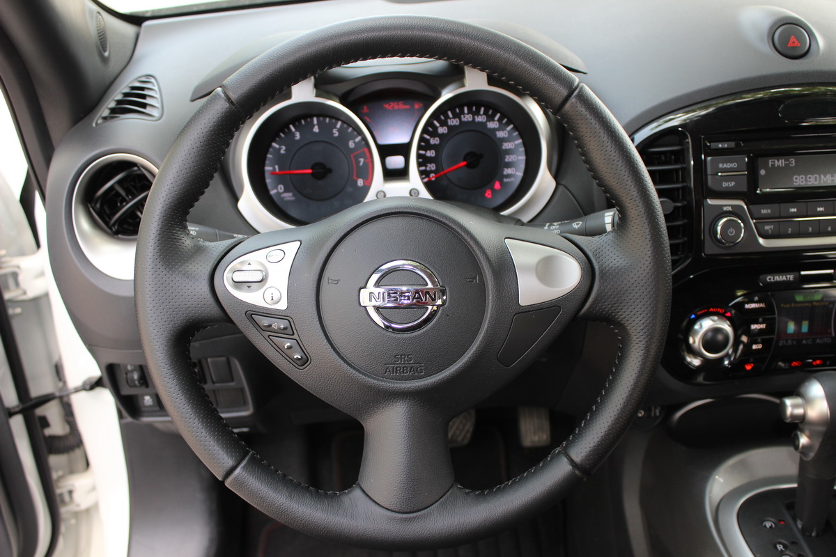 nissan-juke-2015-chiec-xe-suv-do-thi-danh-cho-gioi-tre-nang-dong-va-manh-me_32 nissan-juke-2015-chiec-xe-suv-do-thi-danh-cho-gioi-tre-nang-dong-va-manh-me_32