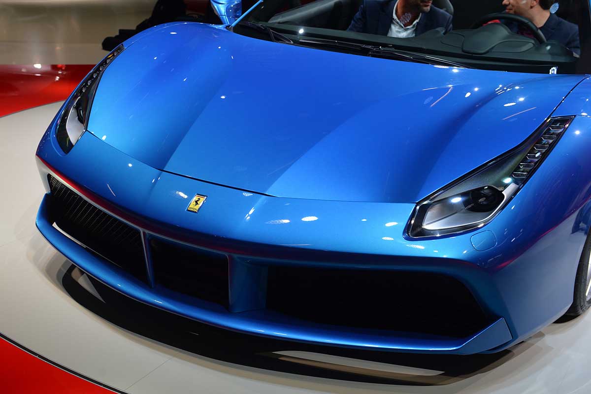 Siêu xe Ferrari 488 Spider ra mắt tại Frankfurt Motor Show 2015