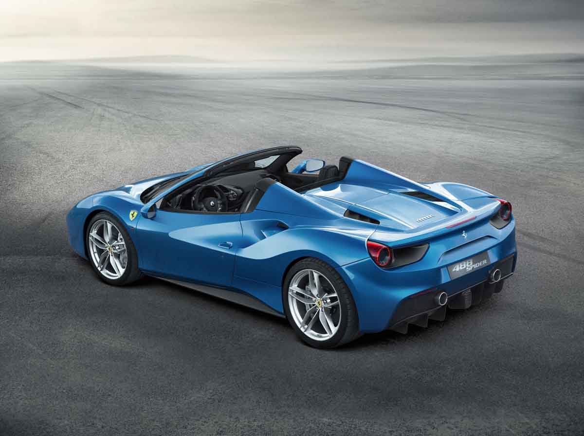 Siêu xe Ferrari 488 Spider mui trần ra mắt