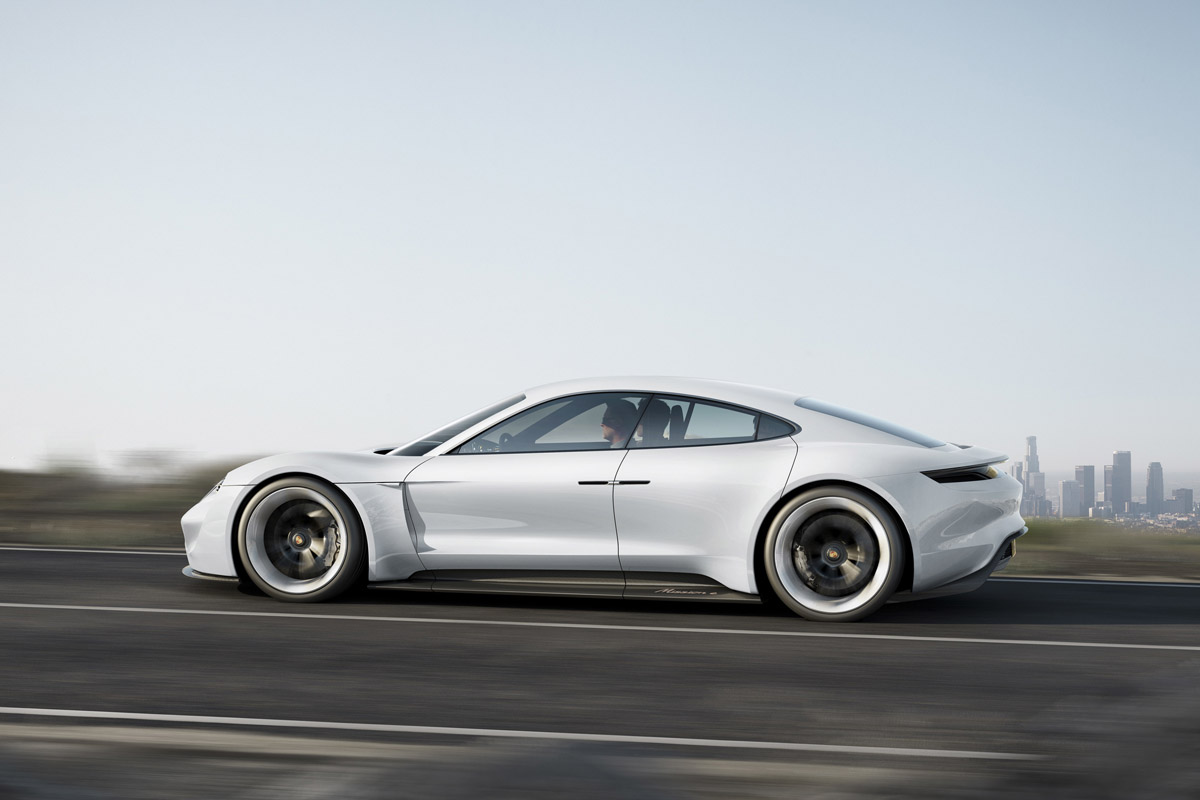 Porsche Mission E concept ra mắt tại Frankfurt motor show