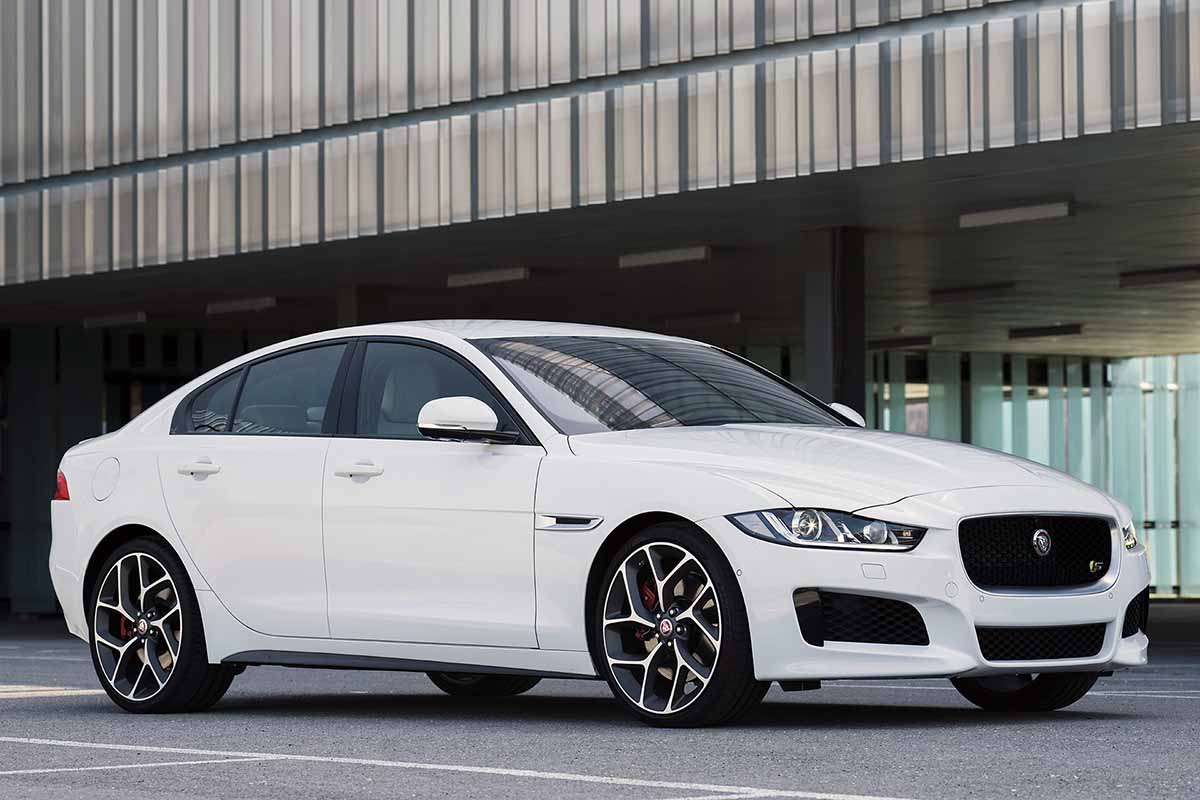 Jaguar XE tại VIMS 2015 Jaguar XE tại VIMS 2015