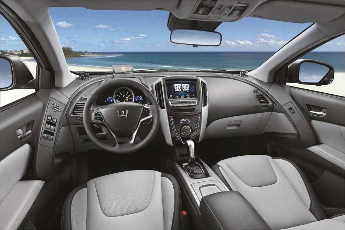 Luxgen u6 turbo tại VIMS 2015