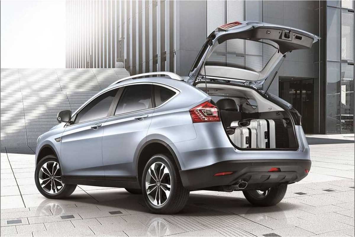 Luxgen u6 turbo tại VIMS 2015