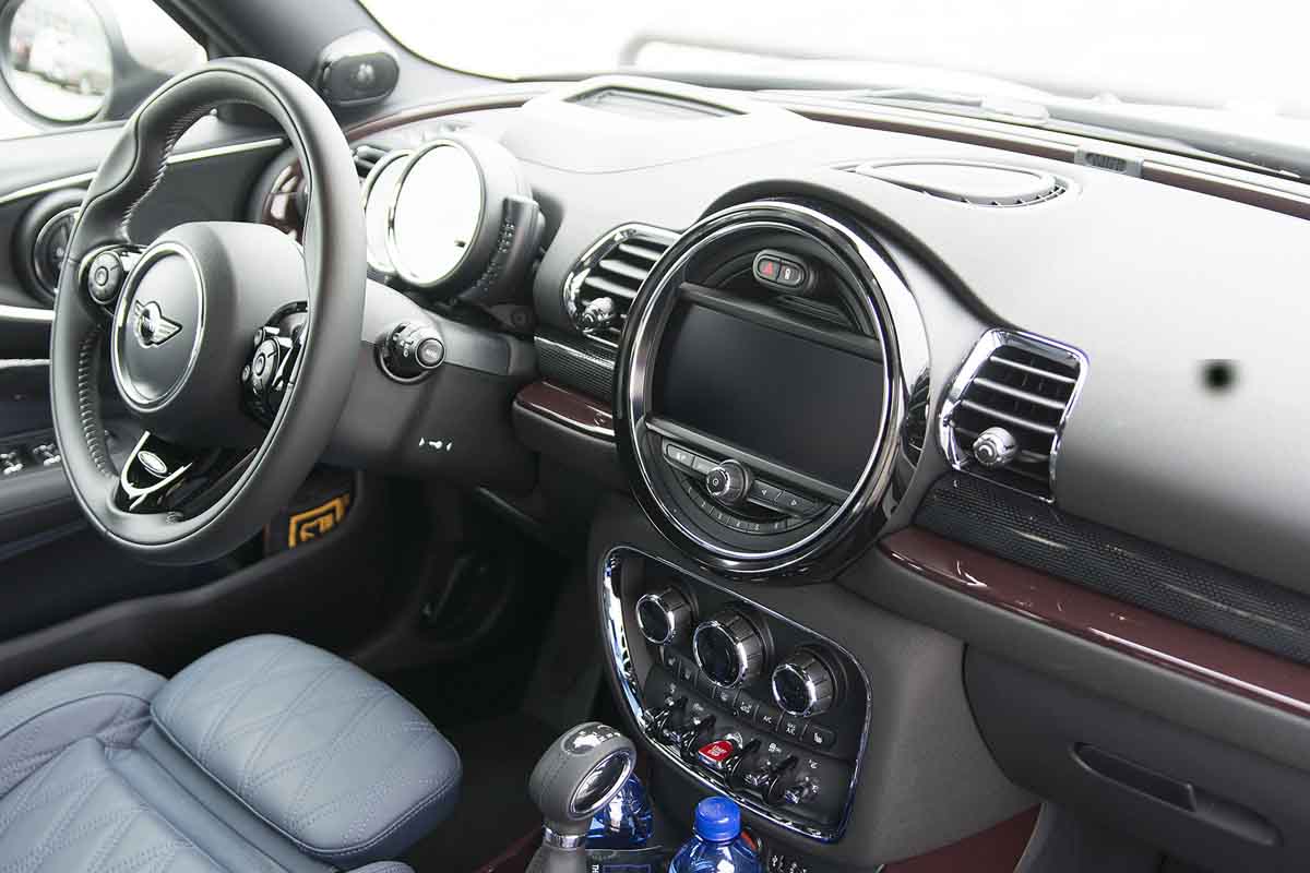 MINI Clubman công bố giá bán