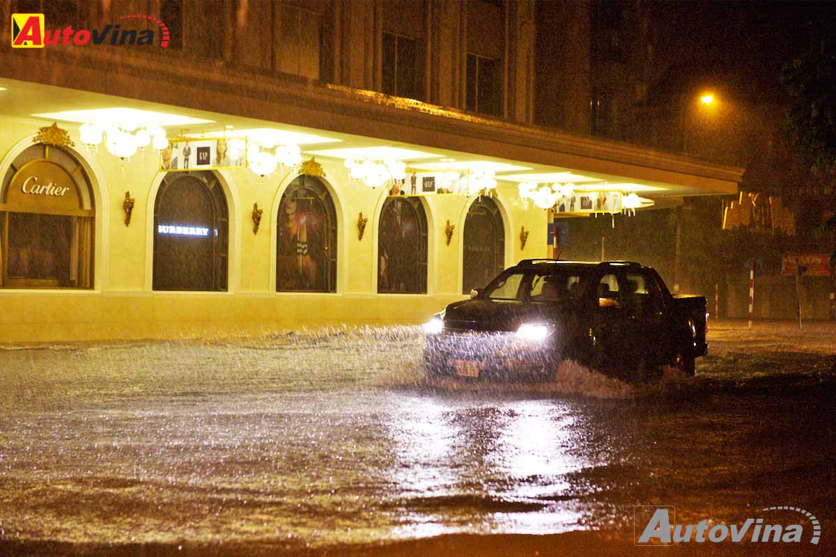 Colorado-trong-cơn-mưa-Hà-Nội-9-2015 04