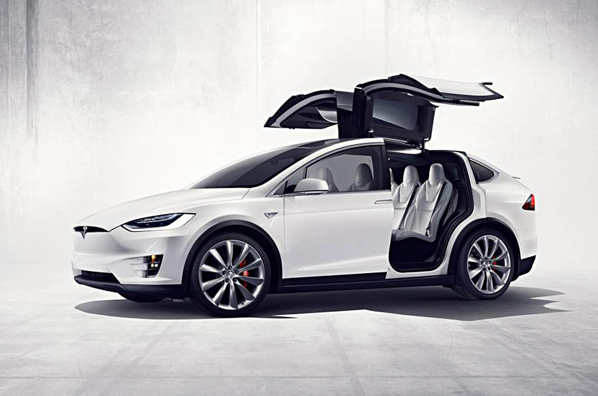 Tesla Model X chính thức ra mắt