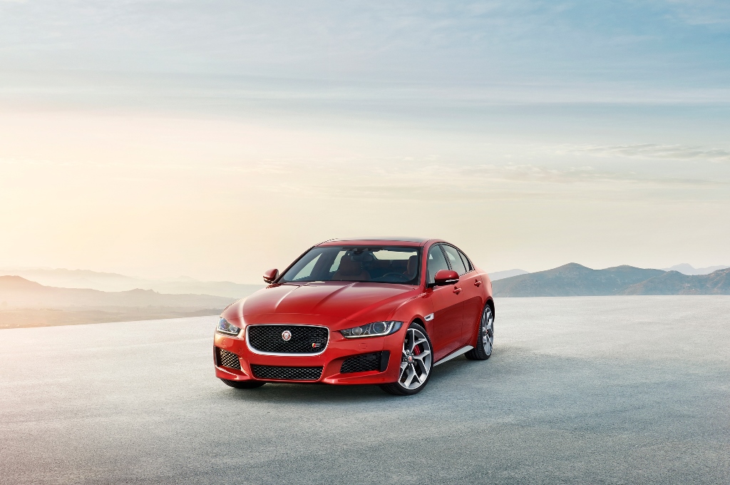 Jaguar XE 2015 sắp ra mắt Việt Nam Jaguar XE 2015 sắp ra mắt Việt Nam