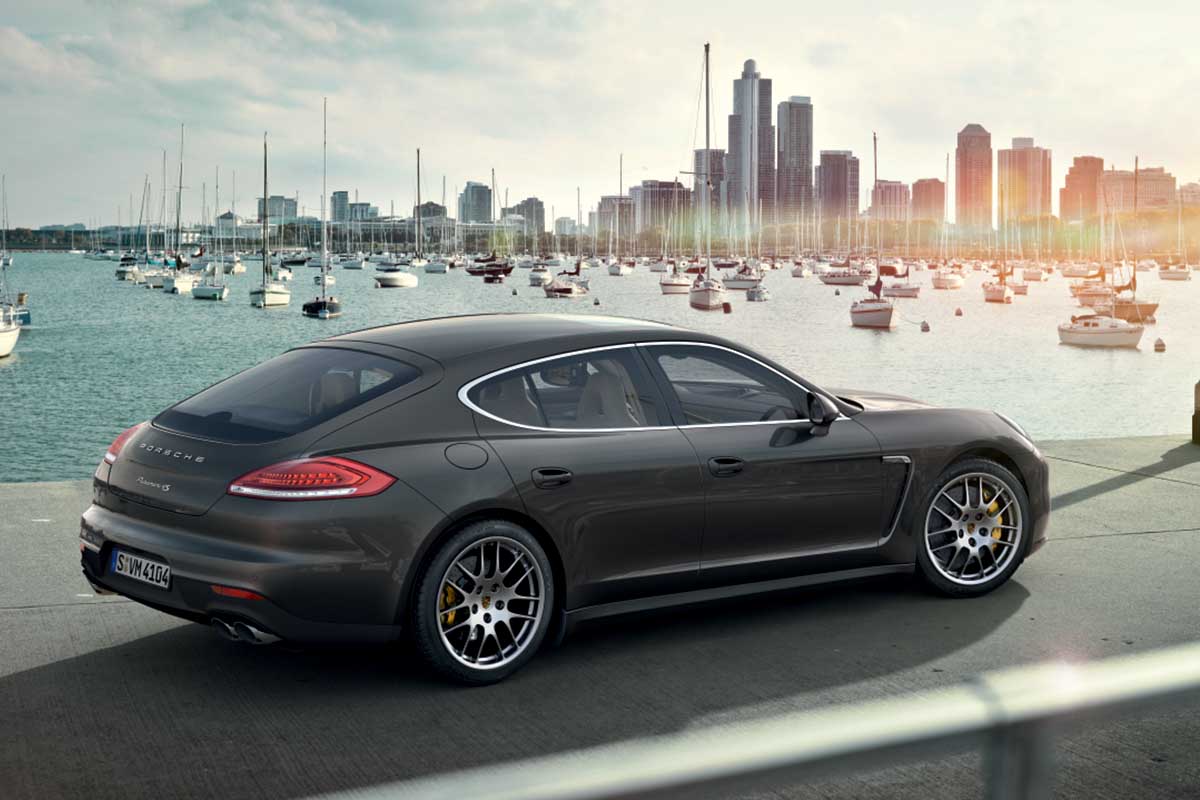 Porsche Panamera tại Triển lãmÔ tô Quốc tế VIMS 2015 Porsche Panamera tại Triển lãmÔ tô Quốc tế VIMS 2015