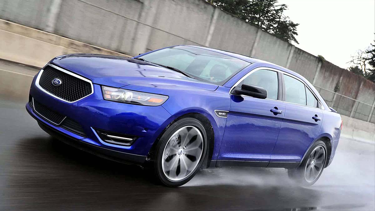 xe sedan hiệu suất cao