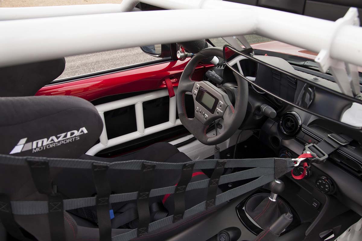 Mazda MX-5 cup công bố giá bán