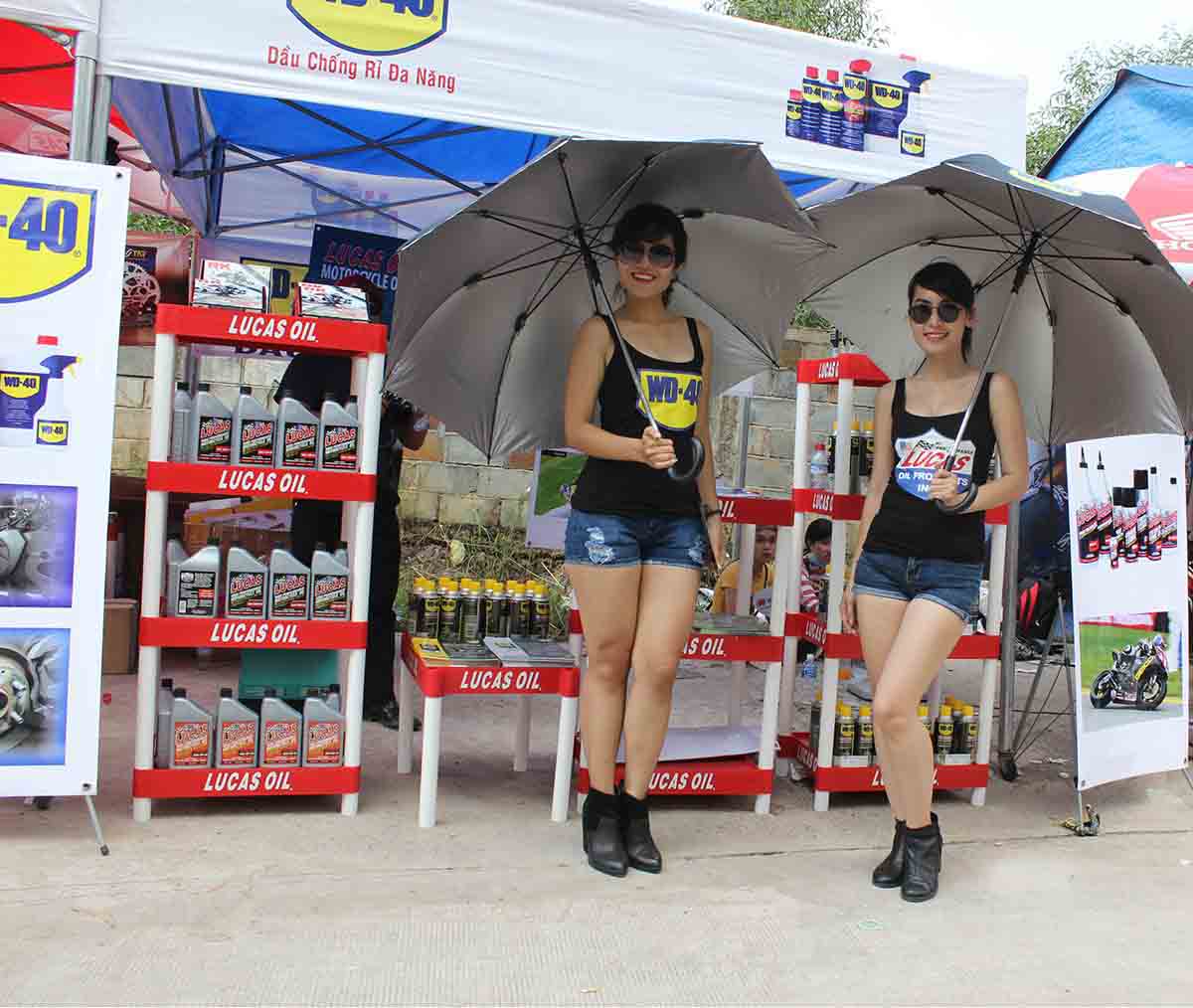 Hình ảnh bên lề giải đua mô tô tại Bình Dương Hình ảnh bên lề giải đua mô tô tại Bình Dương