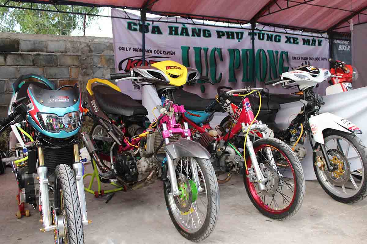 Hình ảnh bên lề giải đua mô tô tại Bình Dương Hình ảnh bên lề giải đua mô tô tại Bình Dương