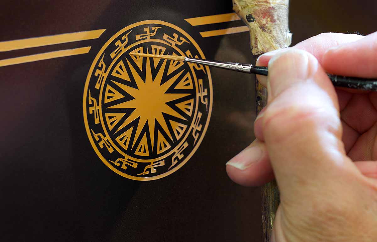 Phantom lửa thiêng ra mắt tại Việt Nam