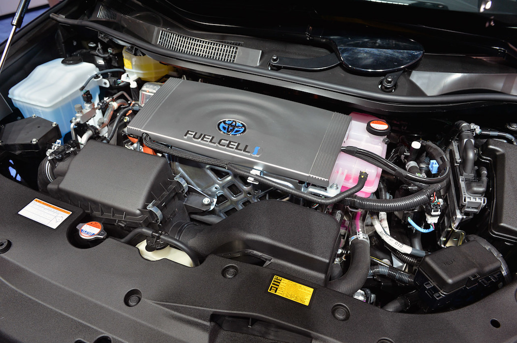 Toyota mang bộ đôi xe xanh tới triển lãm VMS 2015