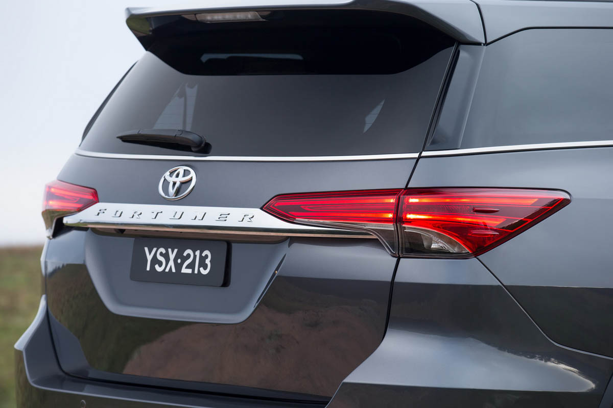 Toyota Fortuner 2016 công bố giá bán tại Úc