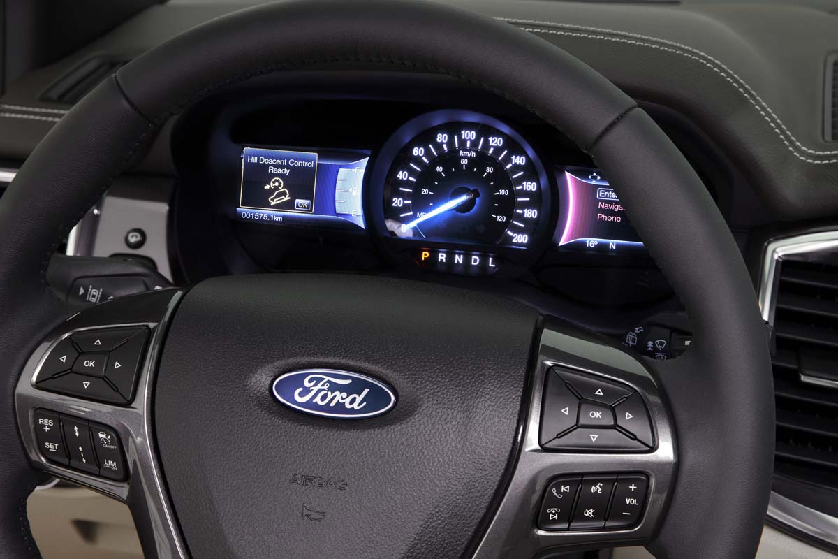 Ford Everest 2015 có tới VMS