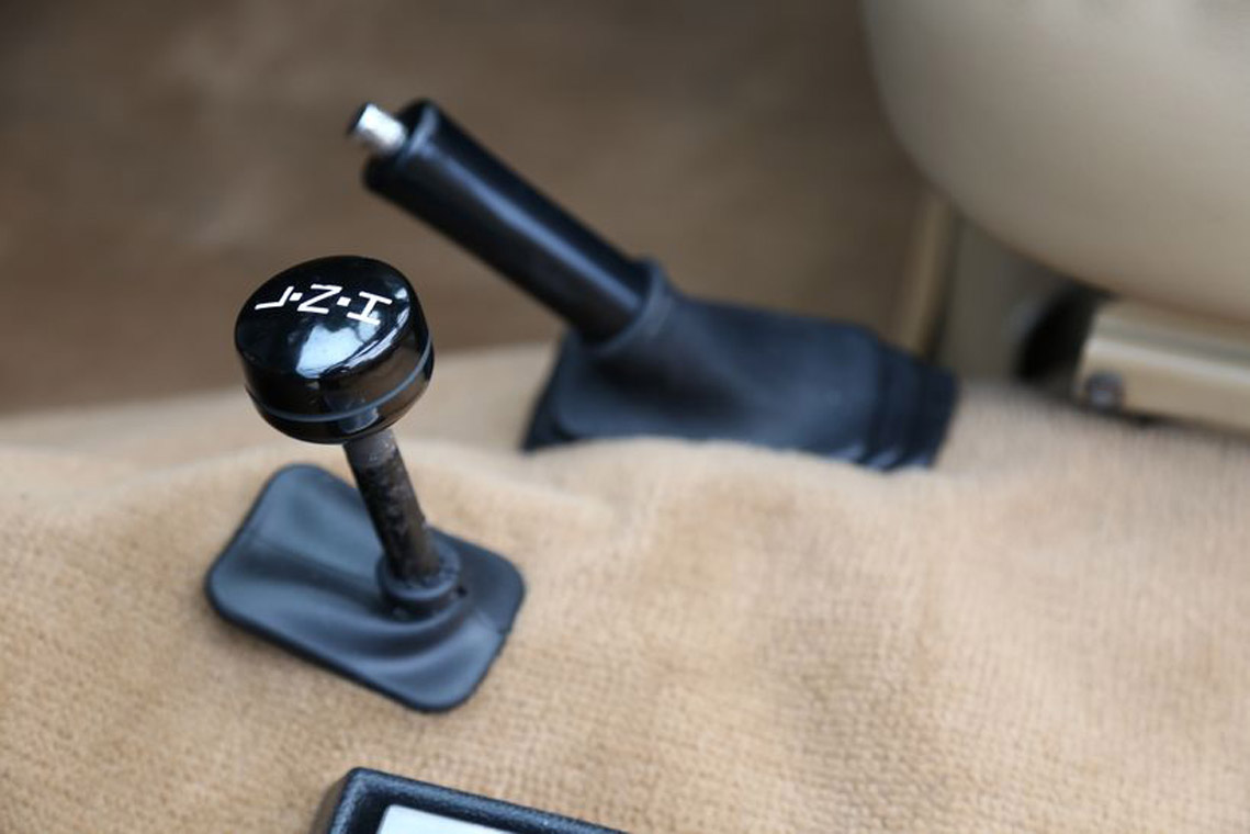 xe cổ range rover mui trần đời 1973 xe cổ range rover mui trần đời 1973