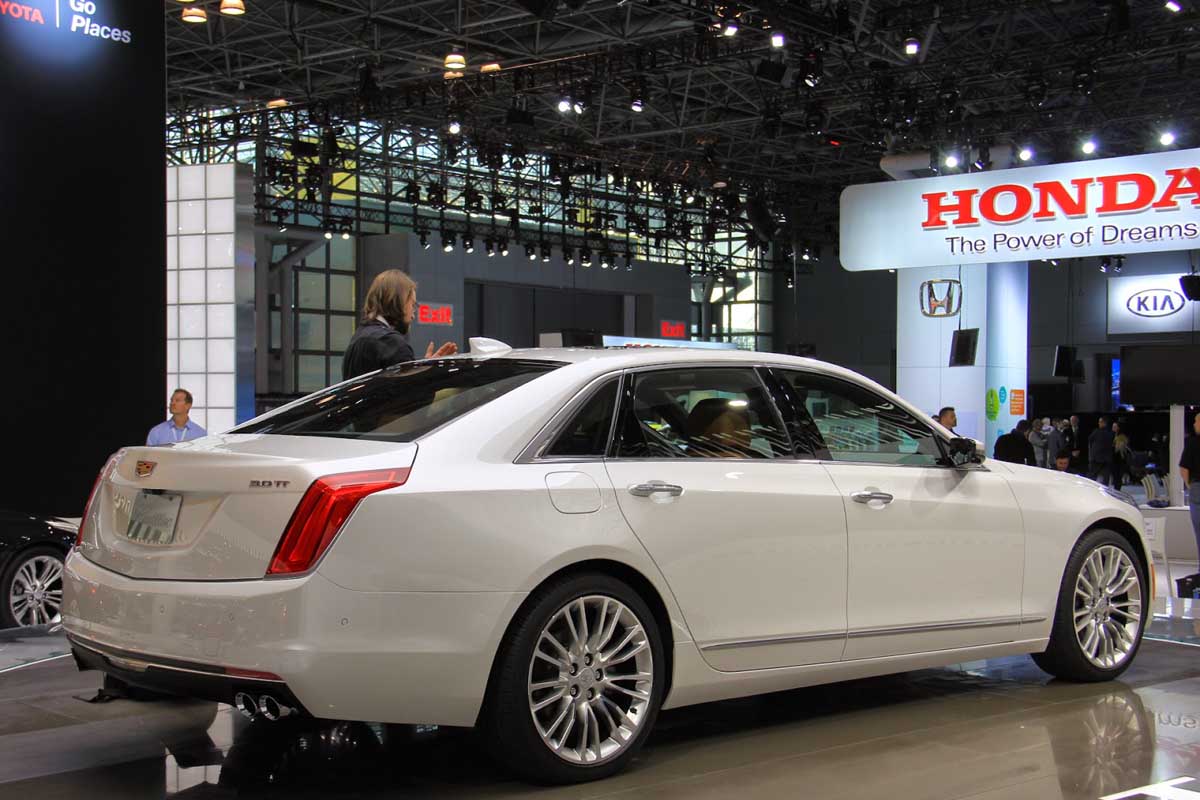 Cadillac CT6 2016 hoàn toàn lộ diện