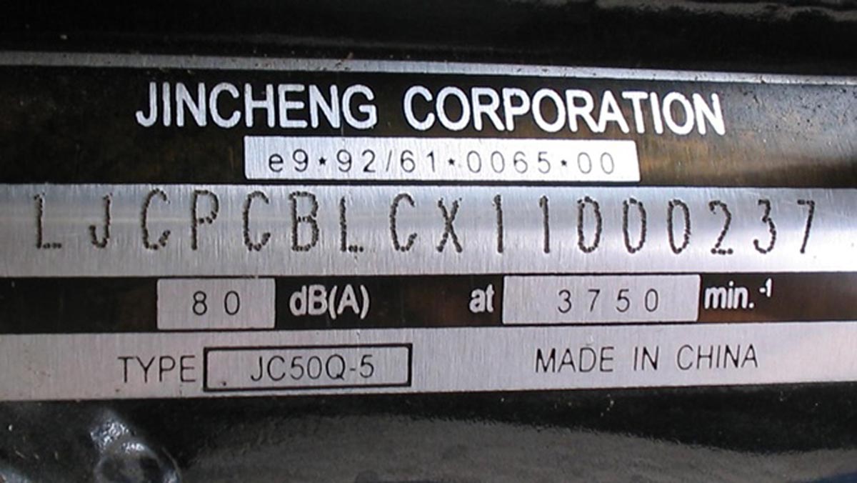 Số VIN trên 1 chiếc xe Số VIN trên 1 chiếc xe