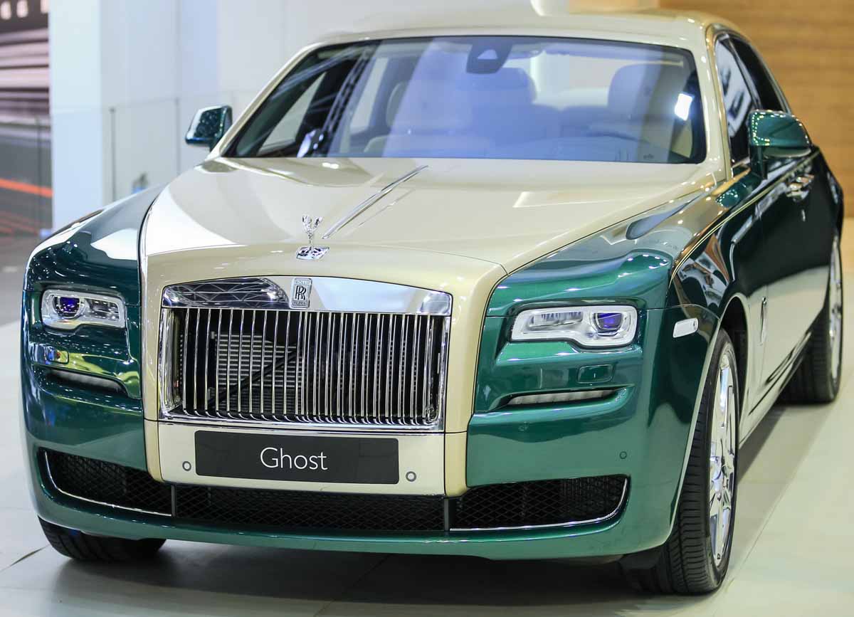 Bộ đôi đặc biệt của Rolls-Royce tại Dubai Bộ đôi đặc biệt của Rolls-Royce tại Dubai