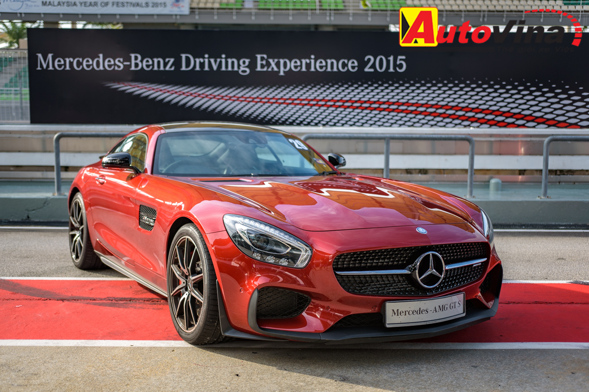 Phóng viên Autovina tham dự Mercedes-Benz Driving Experience 2015 tại Sepang, Malaysia