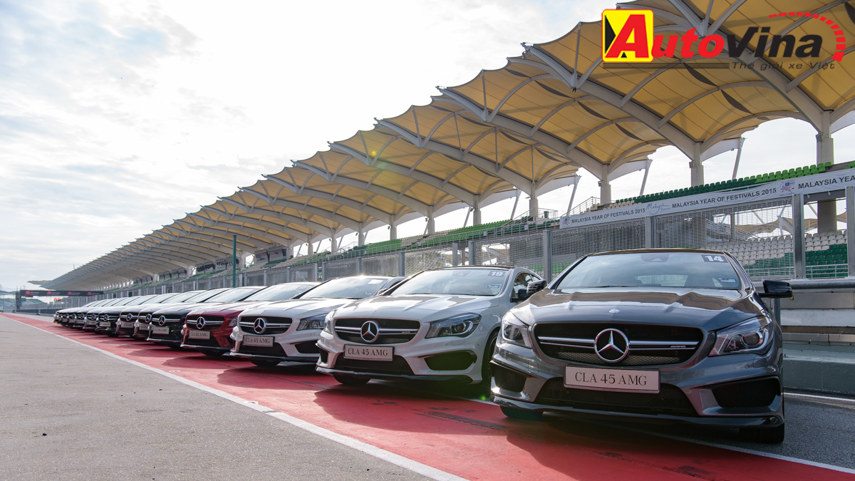 Phóng viên Autovina tham dự Mercedes-Benz Driving Experience 2015 tại Sepang, Malaysia