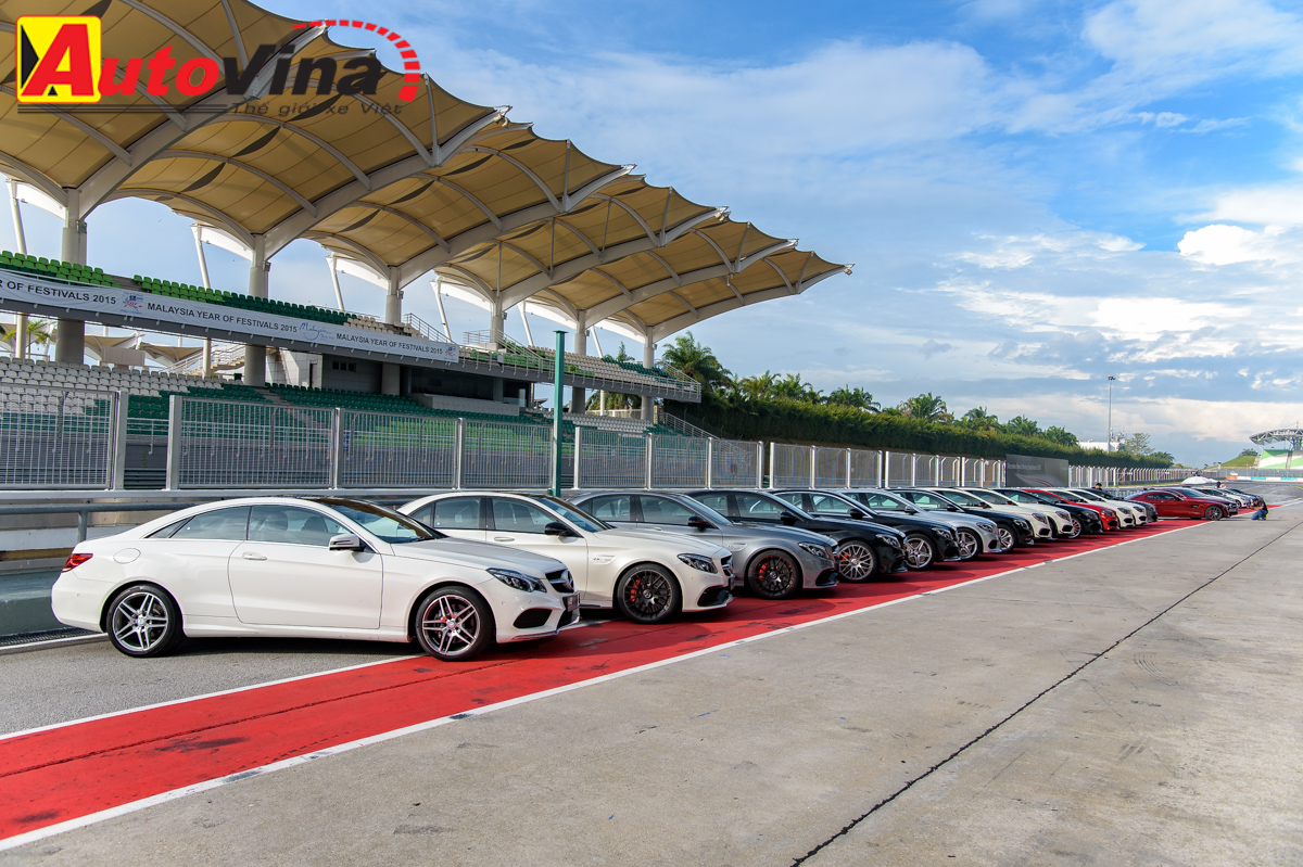 Phóng viên Autovina tham dự Mercedes-Benz Driving Experience 2015 tại Sepang, Malaysia