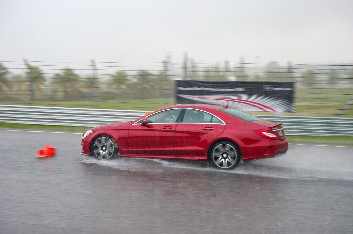 Phóng viên Autovina tham dự Mercedes-Benz Driving Experience 2015 tại Sepang, Malaysia