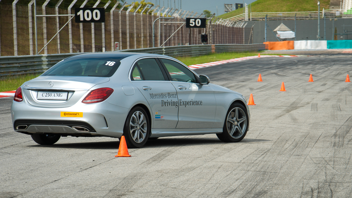 Phóng viên Autovina tham dự Mercedes-Benz Driving Experience 2015 tại Sepang, Malaysia