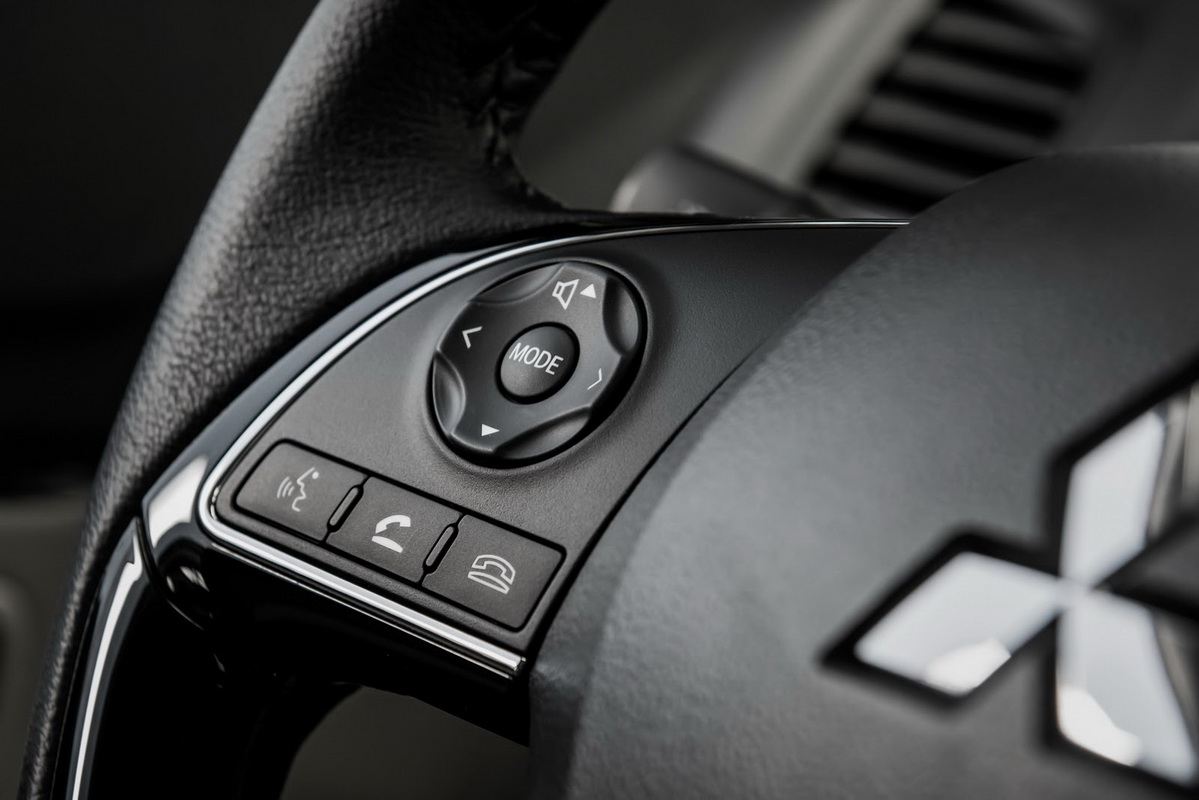 Ảnh Misubishi Outlander Sport 2016