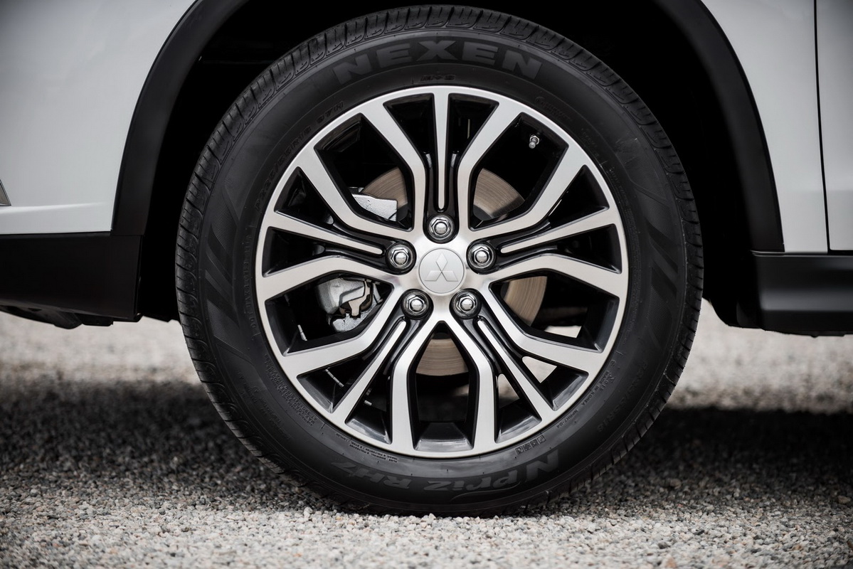 Ảnh Misubishi Outlander Sport 2016