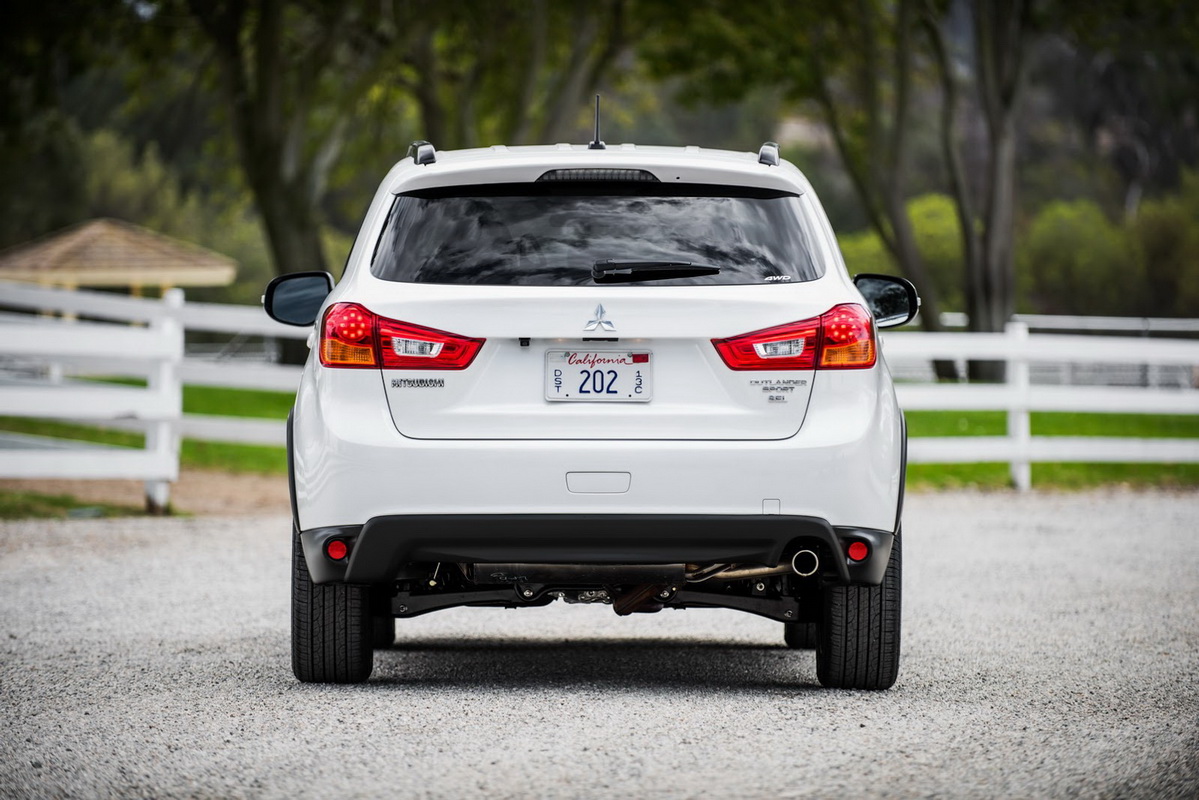 Ảnh Misubishi Outlander Sport 2016