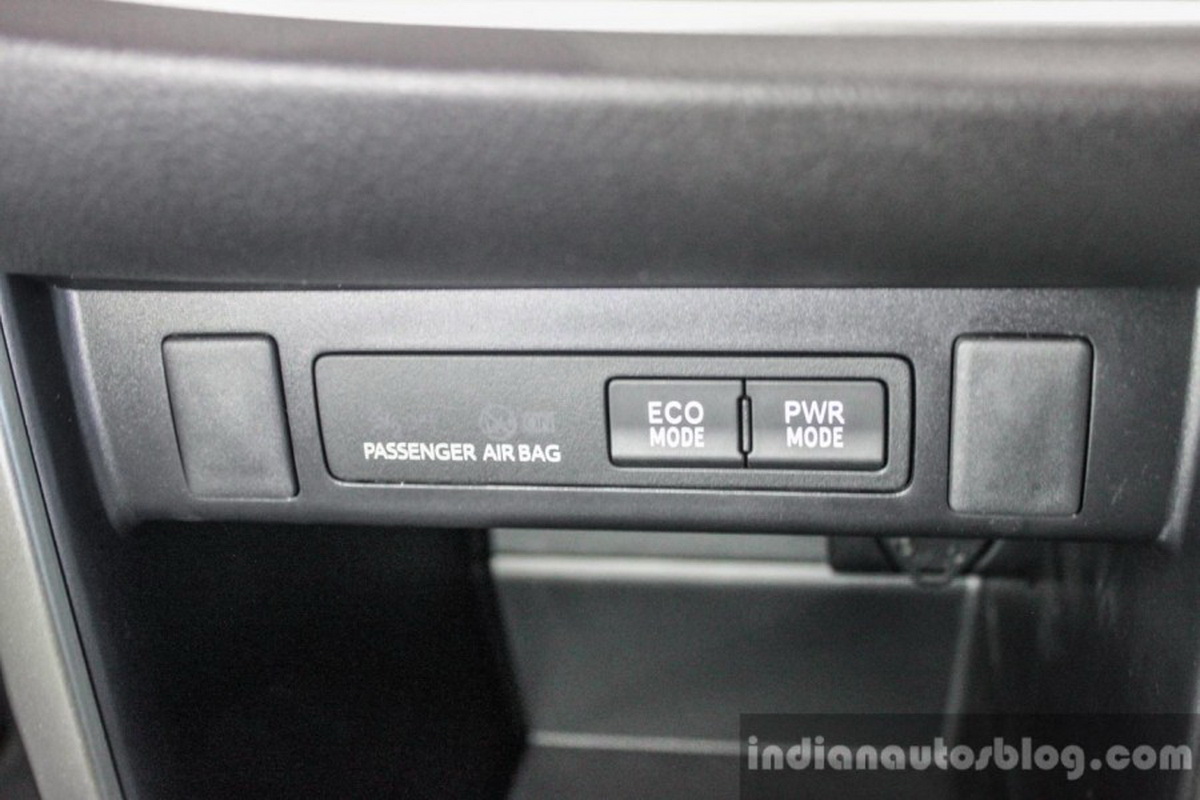 Toyota Innova 2016 ra mắt tại Indonesia