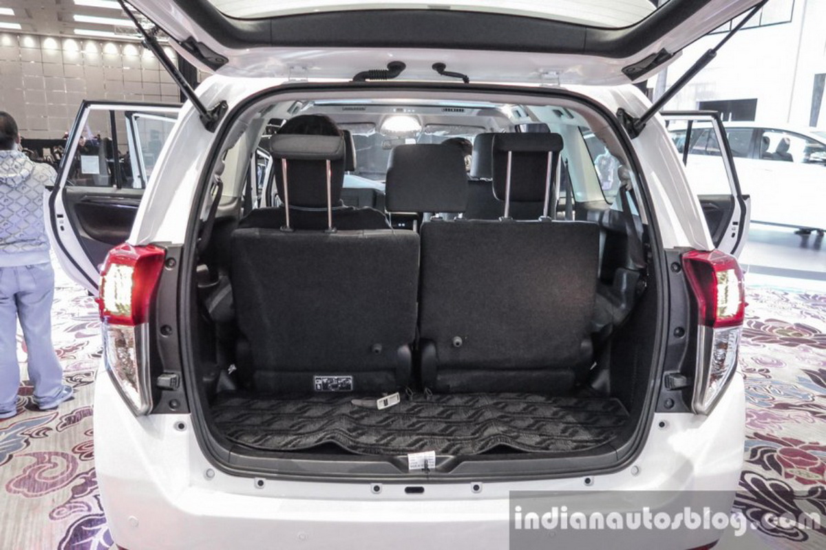 Toyota Innova 2016 ra mắt tại Indonesia