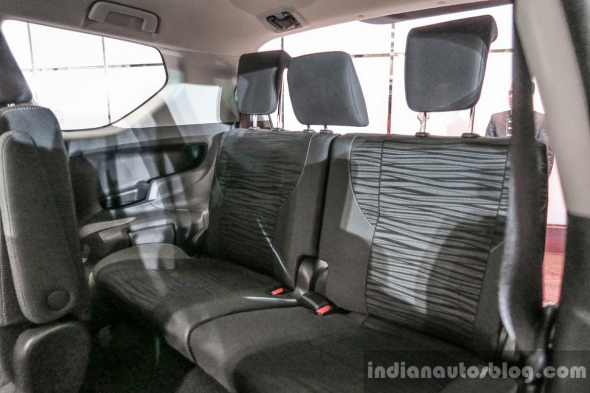 Toyota Innova 2016 ra mắt tại Indonesia