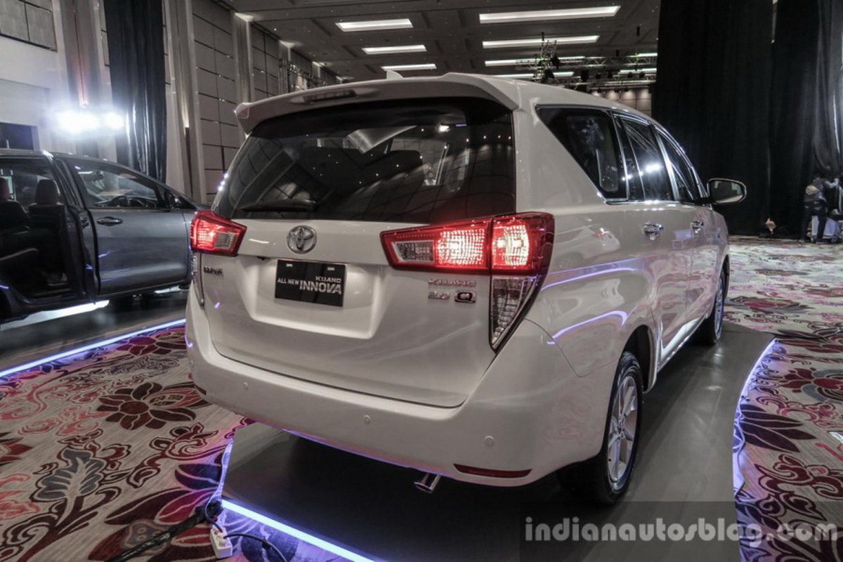Toyota Innova 2016 ra mắt tại Indonesia