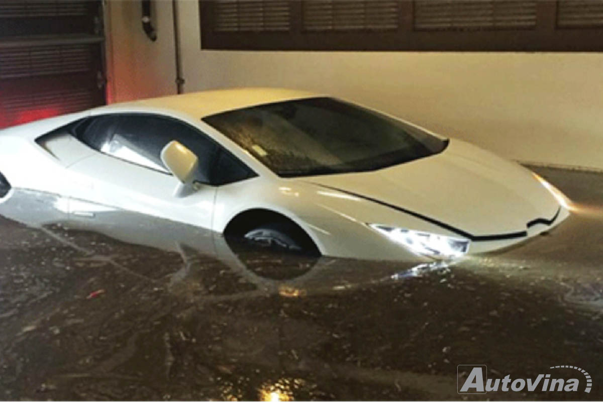 Autovina 09 Bạn đang cố gắng khởi động lại động cơ khi vào đường ngập nước Autovina 09 Bạn đang cố gắng khởi động lại động cơ khi vào đường ngập nước