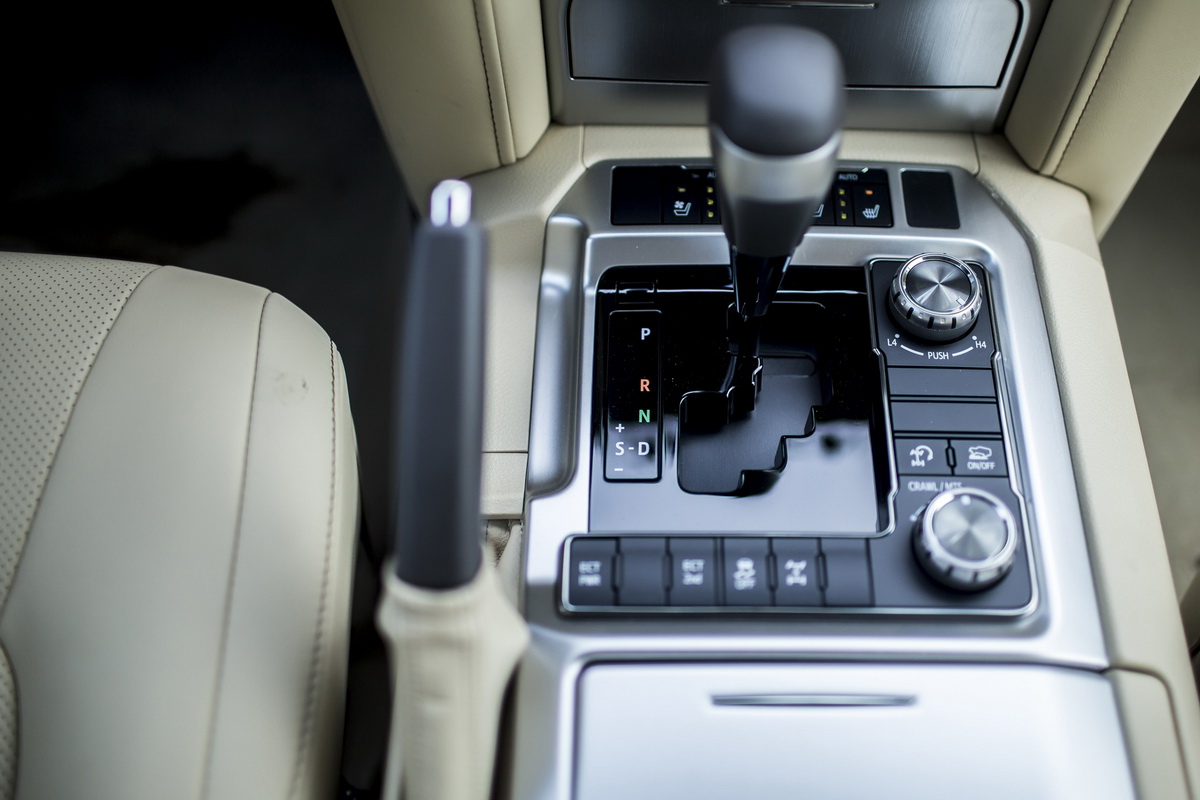 toyota land cruiser 2015