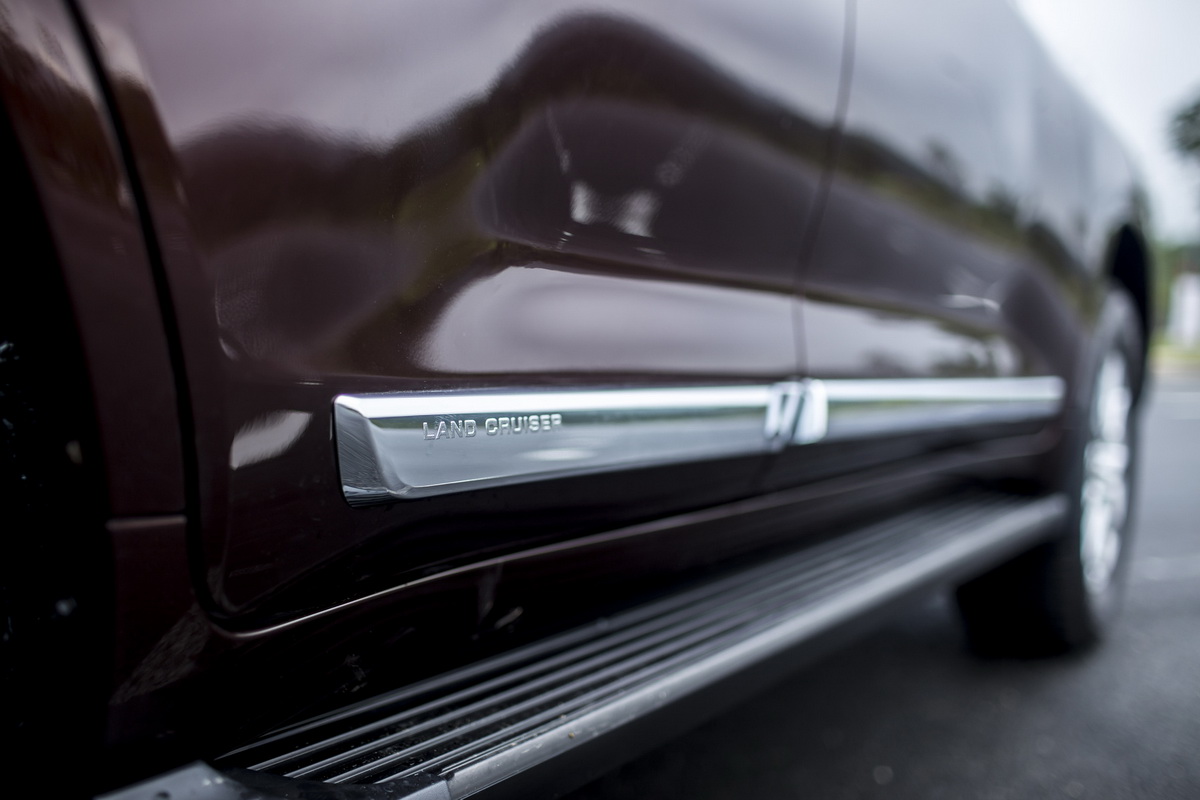 toyota land cruiser 2015