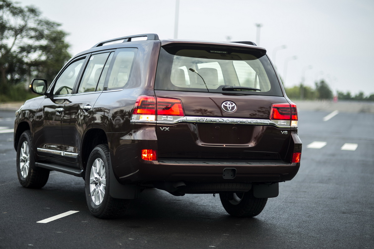 toyota land cruiser 2015